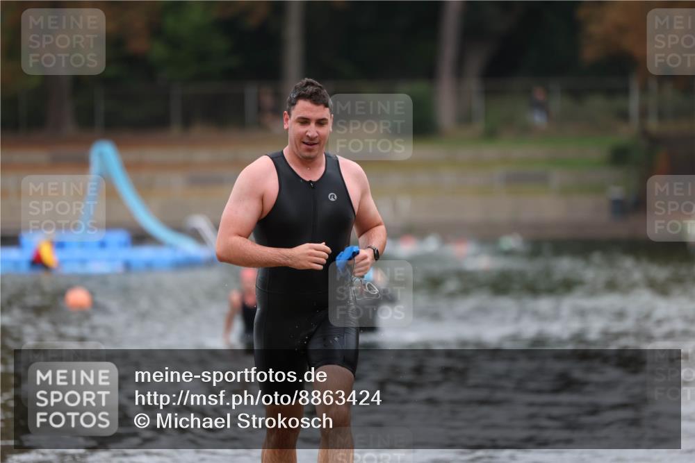 14.09.2025 - Stadtparktriathlon Michael Strokosch http://msf.ph/oto/8863424 14.09.2025 10:28:54 Schwimmen 749 meine-sportfotos.de