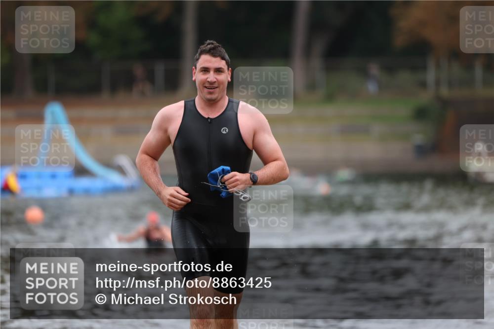 14.09.2025 - Stadtparktriathlon Michael Strokosch http://msf.ph/oto/8863425 14.09.2025 10:28:55 Schwimmen 749 meine-sportfotos.de