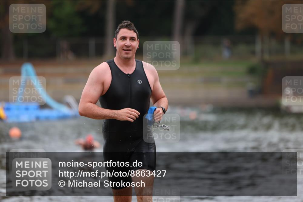 14.09.2025 - Stadtparktriathlon Michael Strokosch http://msf.ph/oto/8863427 14.09.2025 10:28:55 Schwimmen 749 meine-sportfotos.de