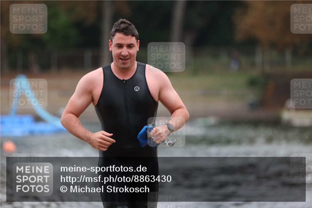 14.09.2025 - Stadtparktriathlon Michael Strokosch http://msf.ph/oto/8863430 14.09.2025 10:28:56 Schwimmen 749 meine-sportfotos.de