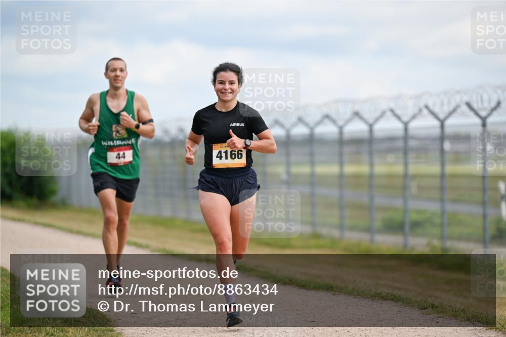 14.09.2025 - Airport Race Dr. Thomas Lammeyer http://msf.ph/oto/8863434 14.09.2025 12:03:04 Laufen 44, 4166 meine-sportfotos.de