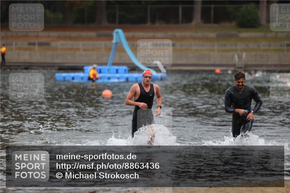 14.09.2025 - Stadtparktriathlon Michael Strokosch http://msf.ph/oto/8863436 14.09.2025 10:29:04 Schwimmen 735, 793 meine-sportfotos.de