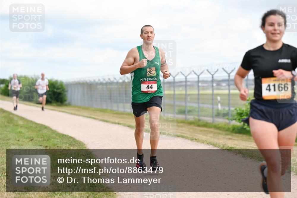 14.09.2025 - Airport Race Dr. Thomas Lammeyer http://msf.ph/oto/8863479 14.09.2025 12:03:07 Laufen 44, 4166 meine-sportfotos.de
