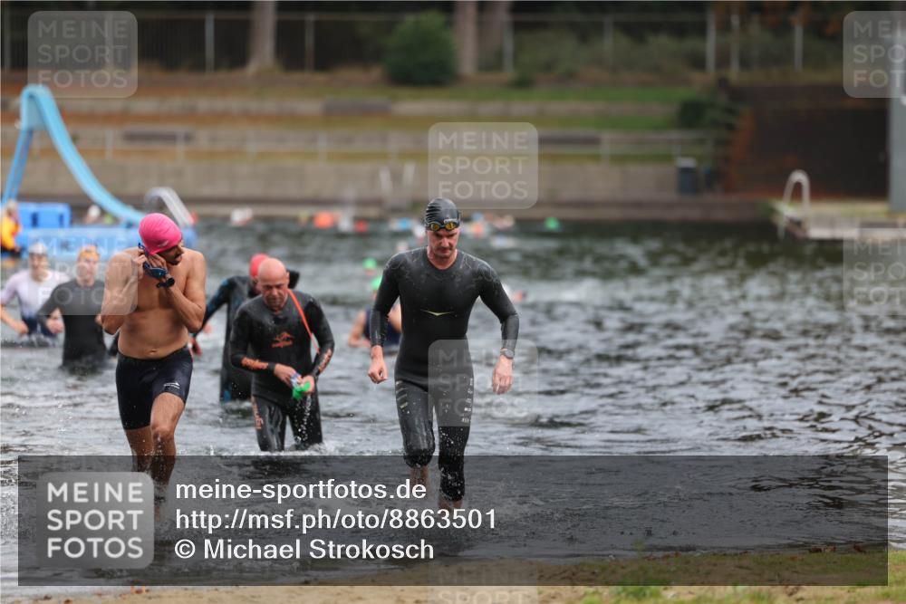 14.09.2025 - Stadtparktriathlon Michael Strokosch http://msf.ph/oto/8863501 14.09.2025 10:30:21 Schwimmen 761, 777, 798 meine-sportfotos.de