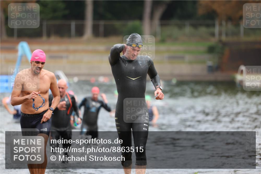 14.09.2025 - Stadtparktriathlon Michael Strokosch http://msf.ph/oto/8863515 14.09.2025 10:30:24 Schwimmen 752, 761, 777, 798 meine-sportfotos.de