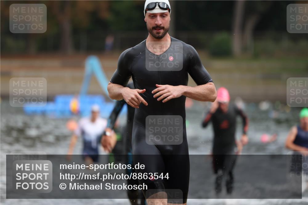14.09.2025 - Stadtparktriathlon Michael Strokosch http://msf.ph/oto/8863544 14.09.2025 10:30:34 Schwimmen 727, 743, 752, 767, 769, 770, 798 meine-sportfotos.de
