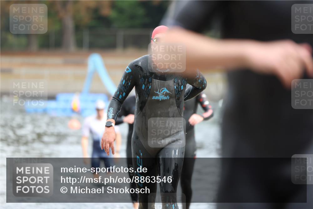 14.09.2025 - Stadtparktriathlon Michael Strokosch http://msf.ph/oto/8863546 14.09.2025 10:30:36 Schwimmen 727, 730, 743, 752, 767, 769, 770, 817 meine-sportfotos.de