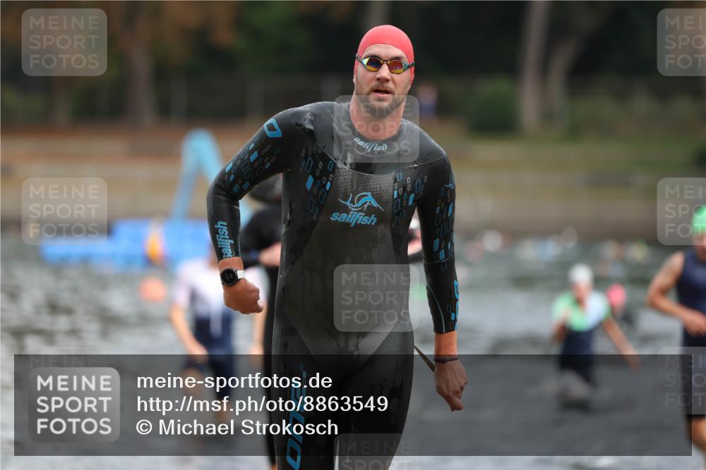 14.09.2025 - Stadtparktriathlon Michael Strokosch http://msf.ph/oto/8863549 14.09.2025 10:30:37 Schwimmen 727, 730, 743, 752, 767, 769, 770, 817 meine-sportfotos.de