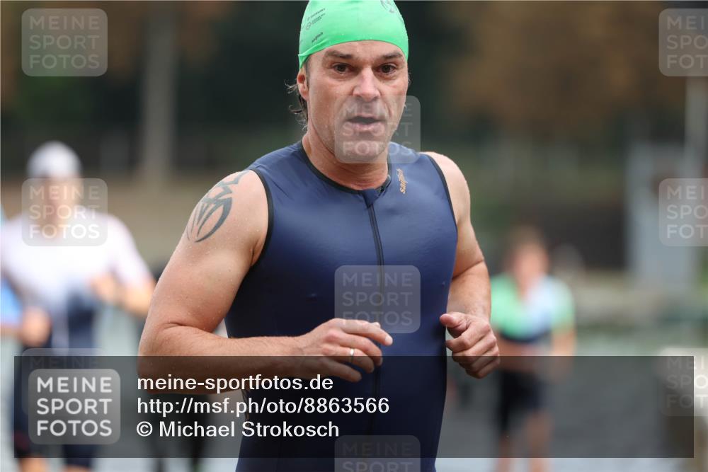 14.09.2025 - Stadtparktriathlon Michael Strokosch http://msf.ph/oto/8863566 14.09.2025 10:30:43 Schwimmen 727, 730, 743, 767, 770, 817 meine-sportfotos.de