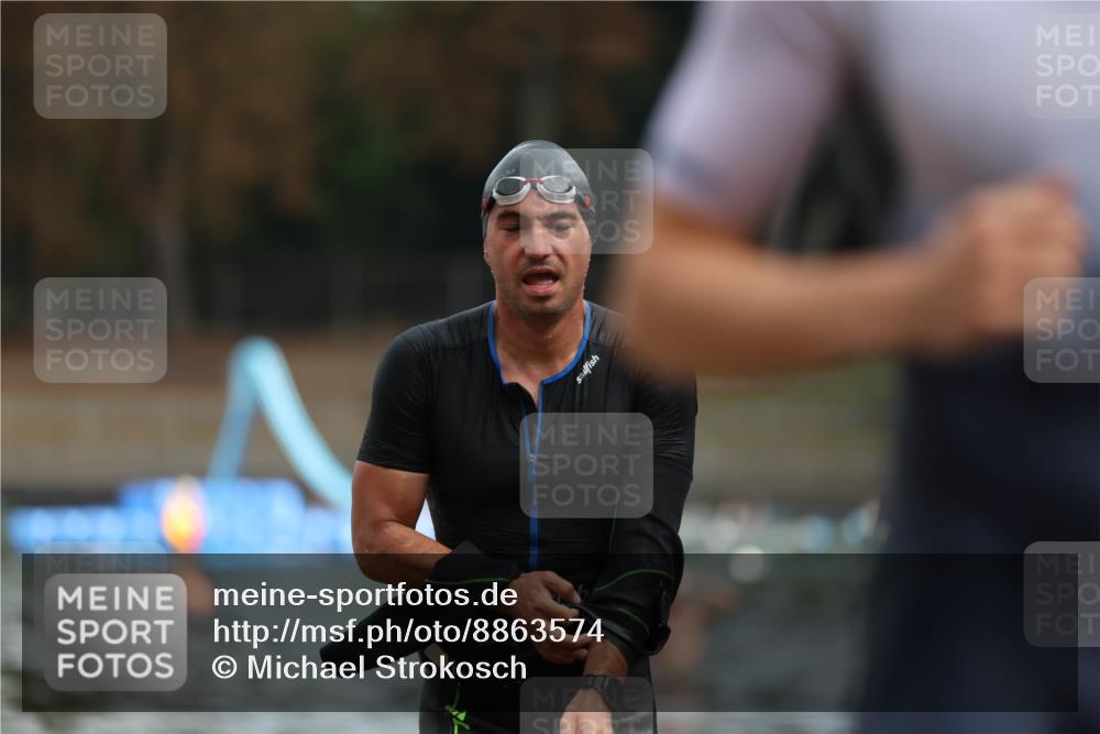 14.09.2025 - Stadtparktriathlon Michael Strokosch http://msf.ph/oto/8863574 14.09.2025 10:30:47 Schwimmen 730, 743, 817 meine-sportfotos.de