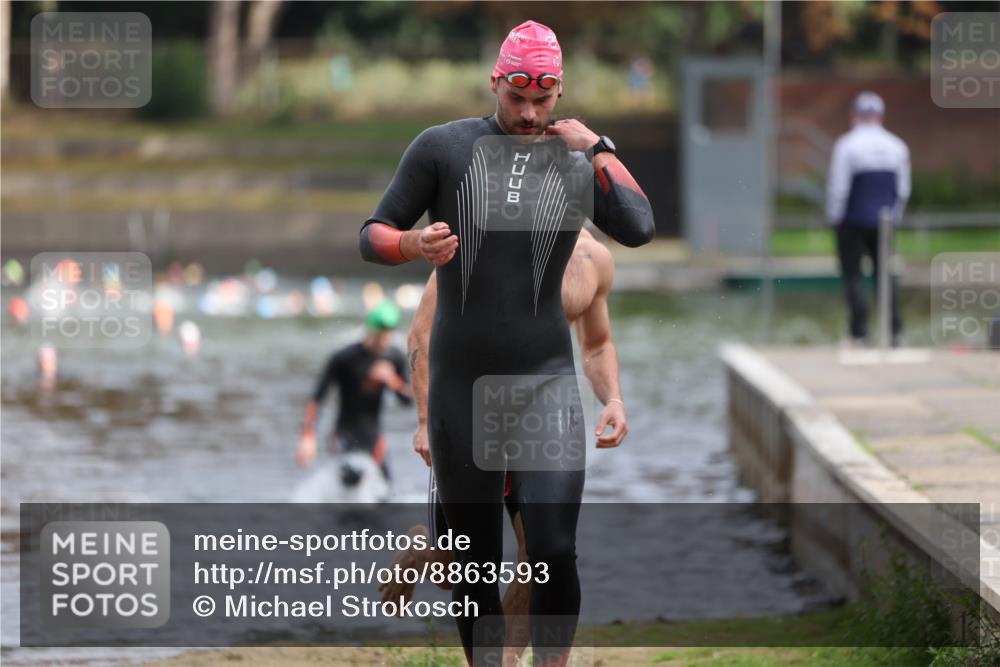 14.09.2025 - Stadtparktriathlon Michael Strokosch http://msf.ph/oto/8863593 14.09.2025 10:31:03 Schwimmen 766, 788, 813 meine-sportfotos.de