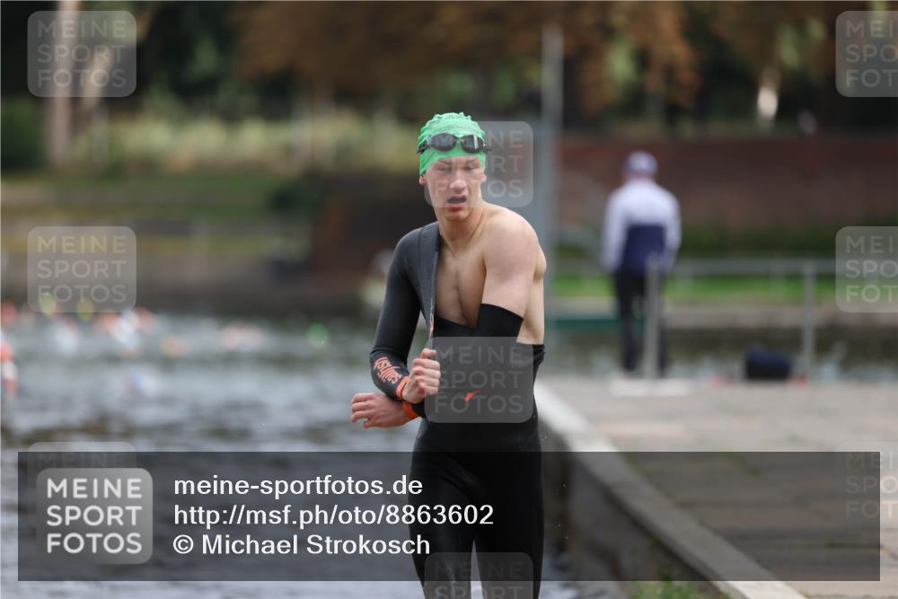 14.09.2025 - Stadtparktriathlon Michael Strokosch http://msf.ph/oto/8863602 14.09.2025 10:31:11 Schwimmen 813 meine-sportfotos.de