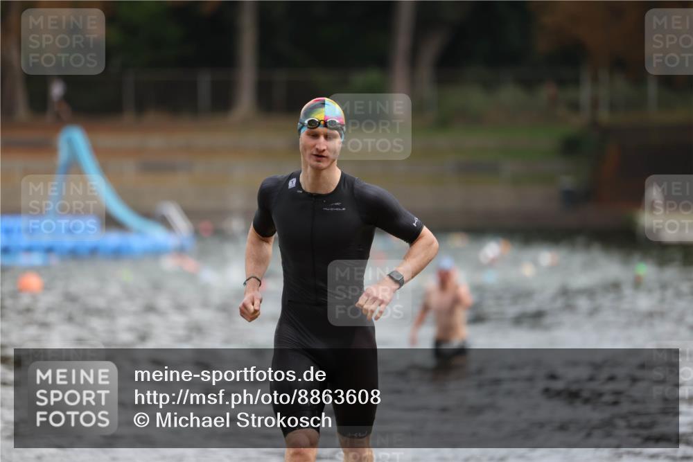 14.09.2025 - Stadtparktriathlon Michael Strokosch http://msf.ph/oto/8863608 14.09.2025 10:31:33 Schwimmen 764 meine-sportfotos.de