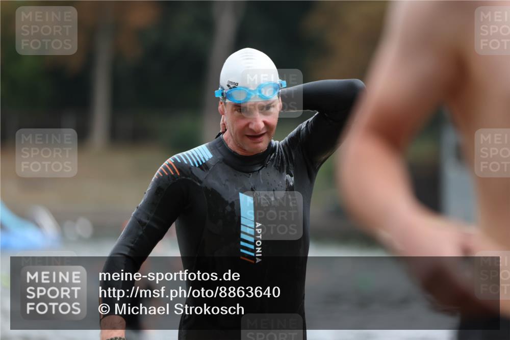 14.09.2025 - Stadtparktriathlon Michael Strokosch http://msf.ph/oto/8863640 14.09.2025 10:31:50 Schwimmen 737, 804, 811 meine-sportfotos.de