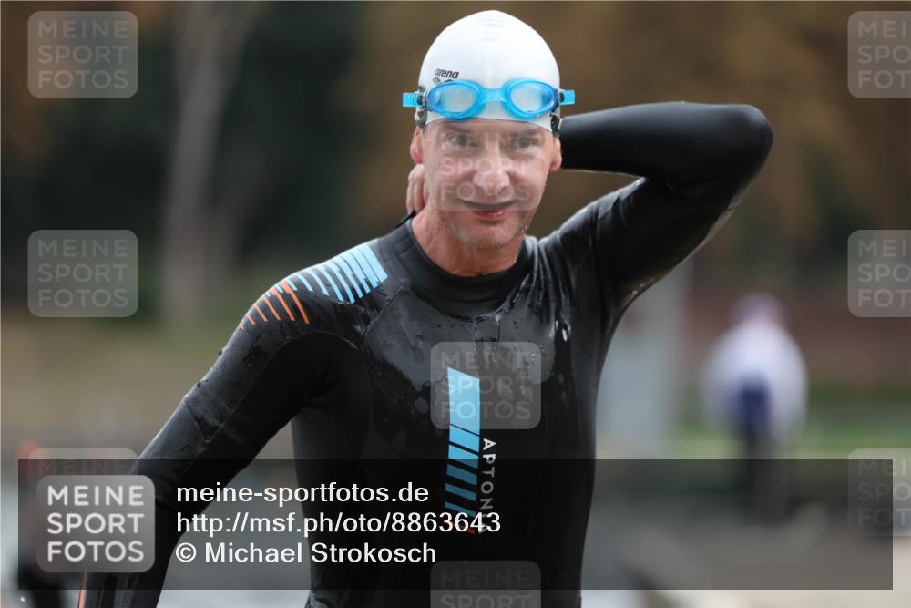 14.09.2025 - Stadtparktriathlon Michael Strokosch http://msf.ph/oto/8863643 14.09.2025 10:31:51 Schwimmen 737, 804, 811 meine-sportfotos.de
