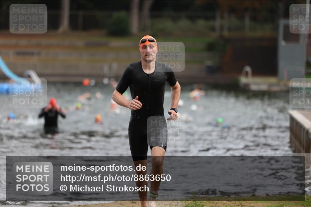 14.09.2025 - Stadtparktriathlon Michael Strokosch http://msf.ph/oto/8863650 14.09.2025 10:31:58 Schwimmen 737 meine-sportfotos.de