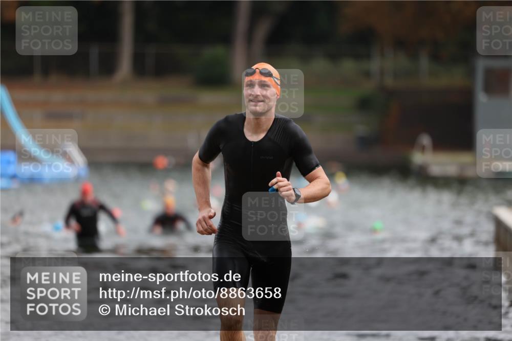 14.09.2025 - Stadtparktriathlon Michael Strokosch http://msf.ph/oto/8863658 14.09.2025 10:31:59 Schwimmen 737 meine-sportfotos.de