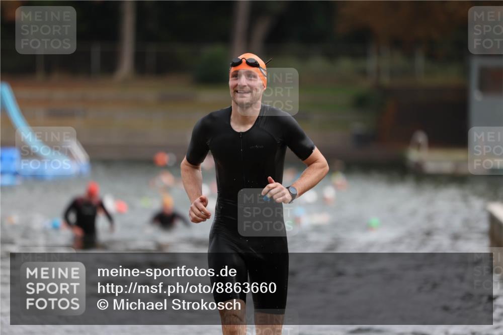 14.09.2025 - Stadtparktriathlon Michael Strokosch http://msf.ph/oto/8863660 14.09.2025 10:31:59 Schwimmen 737 meine-sportfotos.de