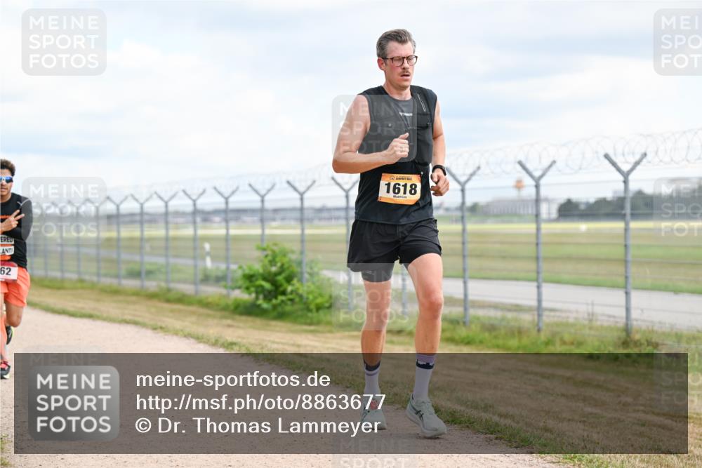 14.09.2025 - Airport Race Dr. Thomas Lammeyer http://msf.ph/oto/8863677 14.09.2025 12:03:33 Laufen 62, 1618 meine-sportfotos.de