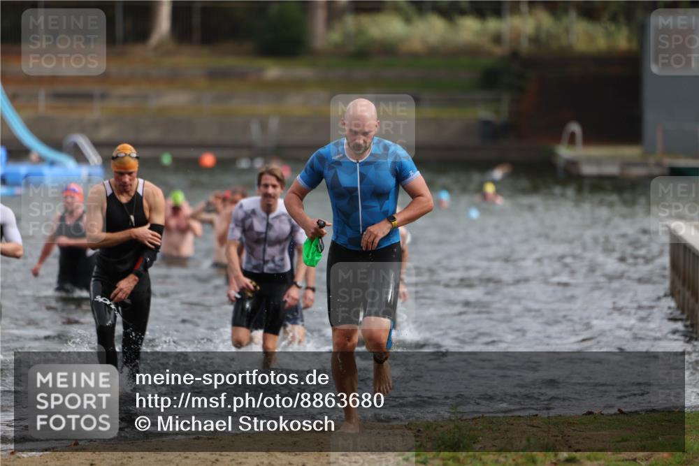 14.09.2025 - Stadtparktriathlon Michael Strokosch http://msf.ph/oto/8863680 14.09.2025 10:32:18 Schwimmen 732, 748, 753, 758, 759, 780, 782, 796, 799, 800 meine-sportfotos.de