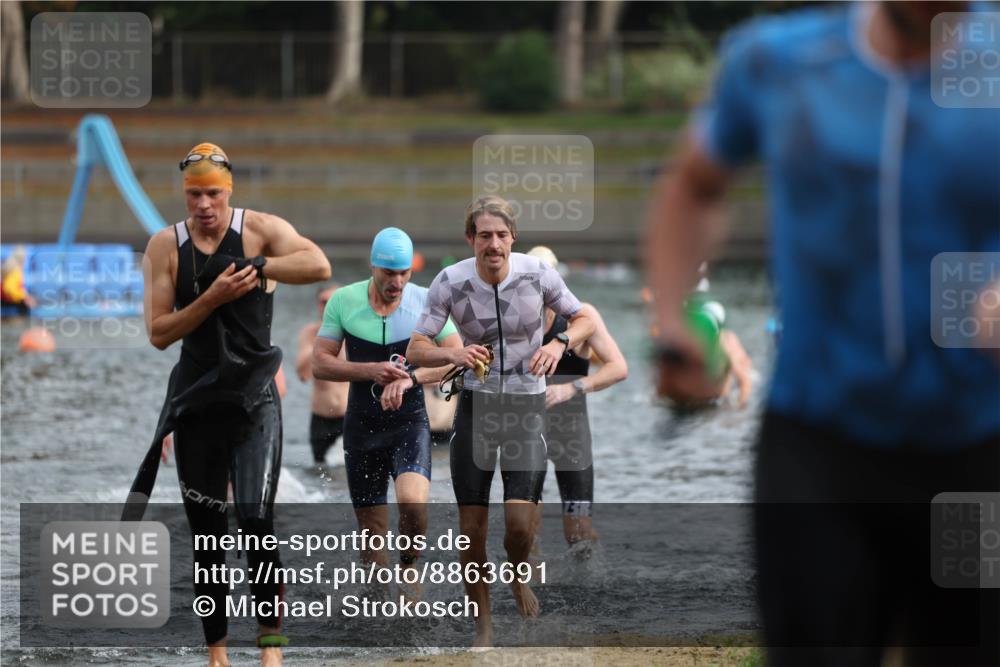 14.09.2025 - Stadtparktriathlon Michael Strokosch http://msf.ph/oto/8863691 14.09.2025 10:32:22 Schwimmen 732, 748, 753, 758, 759, 780, 782, 785, 796, 799, 800 meine-sportfotos.de