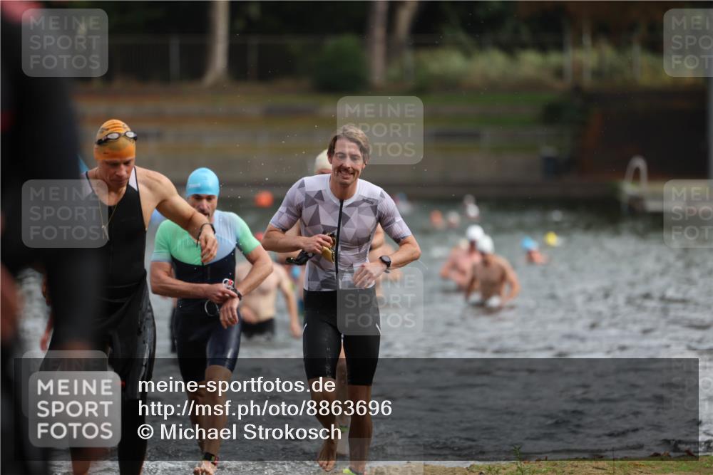 14.09.2025 - Stadtparktriathlon Michael Strokosch http://msf.ph/oto/8863696 14.09.2025 10:32:23 Schwimmen 732, 748, 753, 758, 759, 780, 782, 785, 796, 799, 800 meine-sportfotos.de