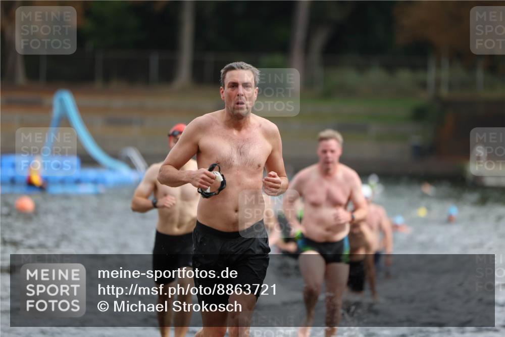 14.09.2025 - Stadtparktriathlon Michael Strokosch http://msf.ph/oto/8863721 14.09.2025 10:32:35 Schwimmen 723, 740, 762, 781, 785, 801, 815 meine-sportfotos.de