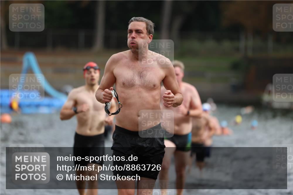 14.09.2025 - Stadtparktriathlon Michael Strokosch http://msf.ph/oto/8863726 14.09.2025 10:32:36 Schwimmen 723, 740, 762, 781, 801, 815, 816 meine-sportfotos.de