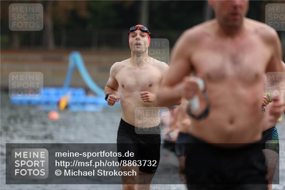 14.09.2025 - Stadtparktriathlon Michael Strokosch http://msf.ph/oto/8863732 14.09.2025 10:32:38 Schwimmen 723, 740, 762, 781, 801, 815, 816 meine-sportfotos.de