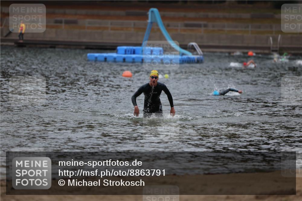14.09.2025 - Stadtparktriathlon Michael Strokosch http://msf.ph/oto/8863791 14.09.2025 08:49:18 Schwimmen 310 meine-sportfotos.de