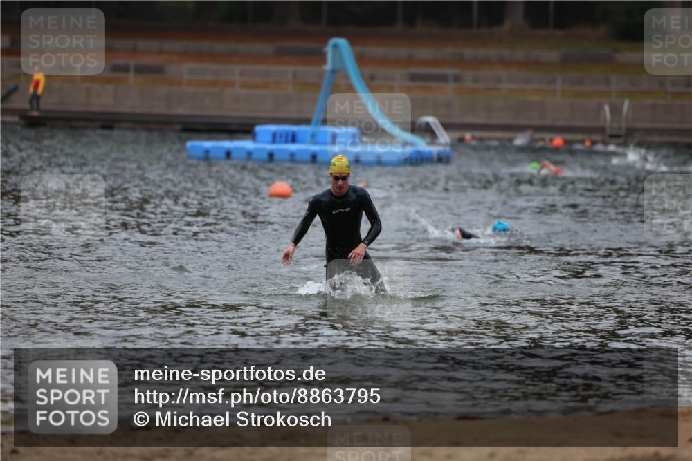 14.09.2025 - Stadtparktriathlon Michael Strokosch http://msf.ph/oto/8863795 14.09.2025 08:49:19 Schwimmen 310 meine-sportfotos.de