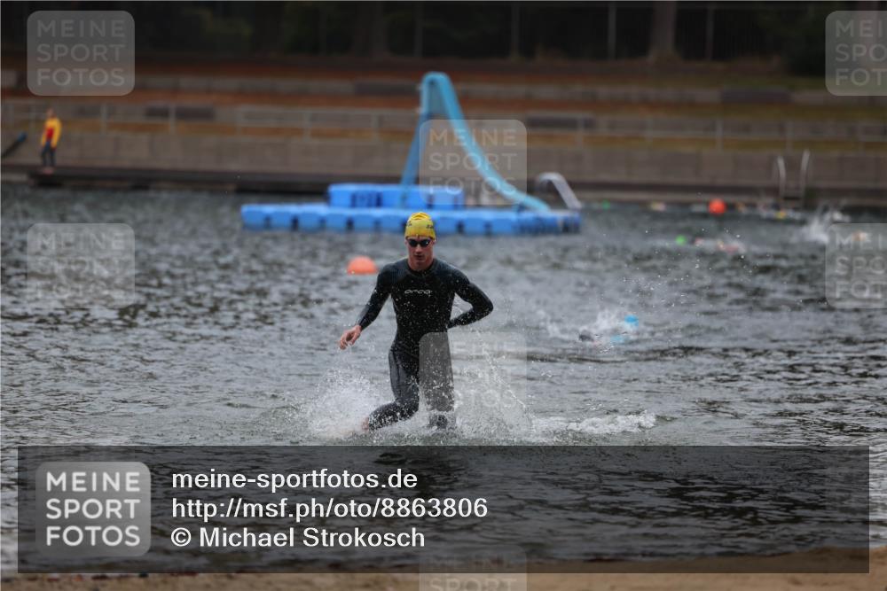 14.09.2025 - Stadtparktriathlon Michael Strokosch http://msf.ph/oto/8863806 14.09.2025 08:49:20 Schwimmen 310 meine-sportfotos.de