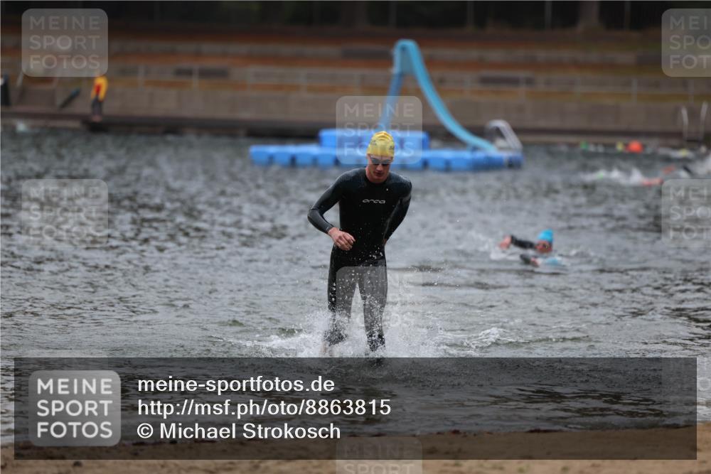 14.09.2025 - Stadtparktriathlon Michael Strokosch http://msf.ph/oto/8863815 14.09.2025 08:49:22 Schwimmen 310 meine-sportfotos.de
