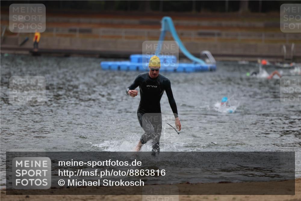 14.09.2025 - Stadtparktriathlon Michael Strokosch http://msf.ph/oto/8863816 14.09.2025 08:49:22 Schwimmen 310 meine-sportfotos.de