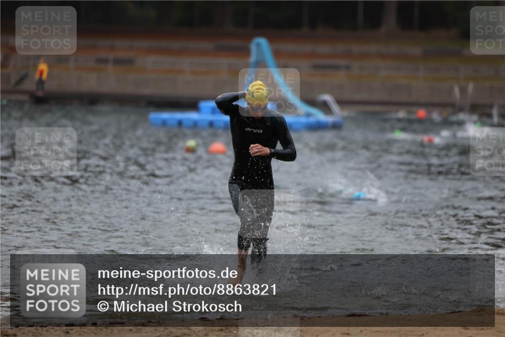 14.09.2025 - Stadtparktriathlon Michael Strokosch http://msf.ph/oto/8863821 14.09.2025 08:49:23 Schwimmen 310 meine-sportfotos.de