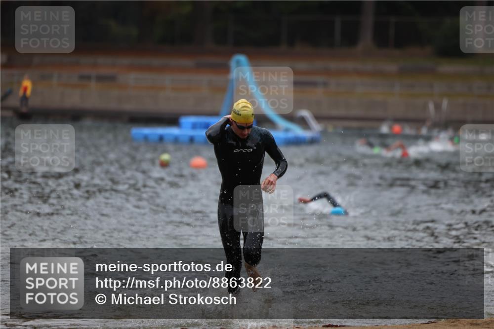 14.09.2025 - Stadtparktriathlon Michael Strokosch http://msf.ph/oto/8863822 14.09.2025 08:49:23 Schwimmen 310 meine-sportfotos.de