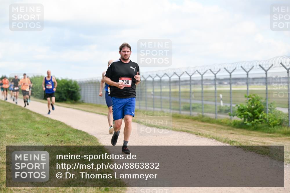 14.09.2025 - Airport Race Dr. Thomas Lammeyer http://msf.ph/oto/8863832 14.09.2025 12:03:44 Laufen 730 meine-sportfotos.de