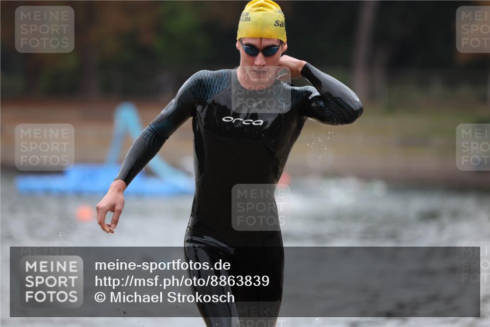 14.09.2025 - Stadtparktriathlon Michael Strokosch http://msf.ph/oto/8863839 14.09.2025 08:49:26 Schwimmen 307, 310 meine-sportfotos.de