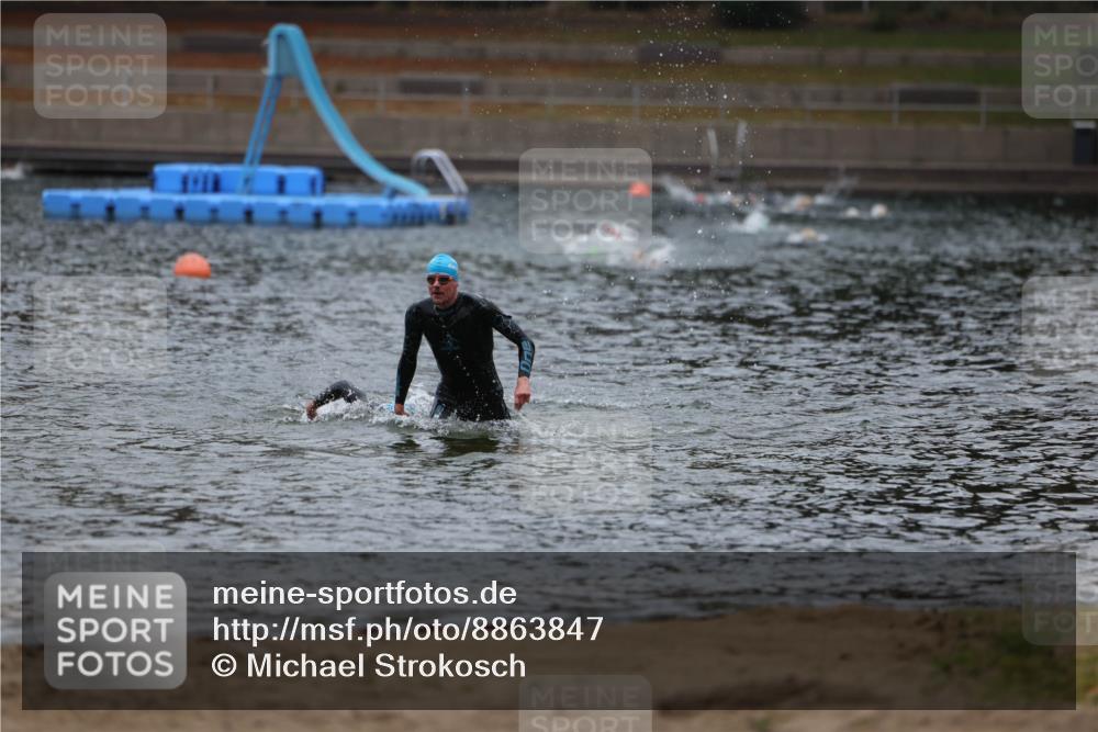 14.09.2025 - Stadtparktriathlon Michael Strokosch http://msf.ph/oto/8863847 14.09.2025 08:49:29 Schwimmen 307, 310, 334 meine-sportfotos.de