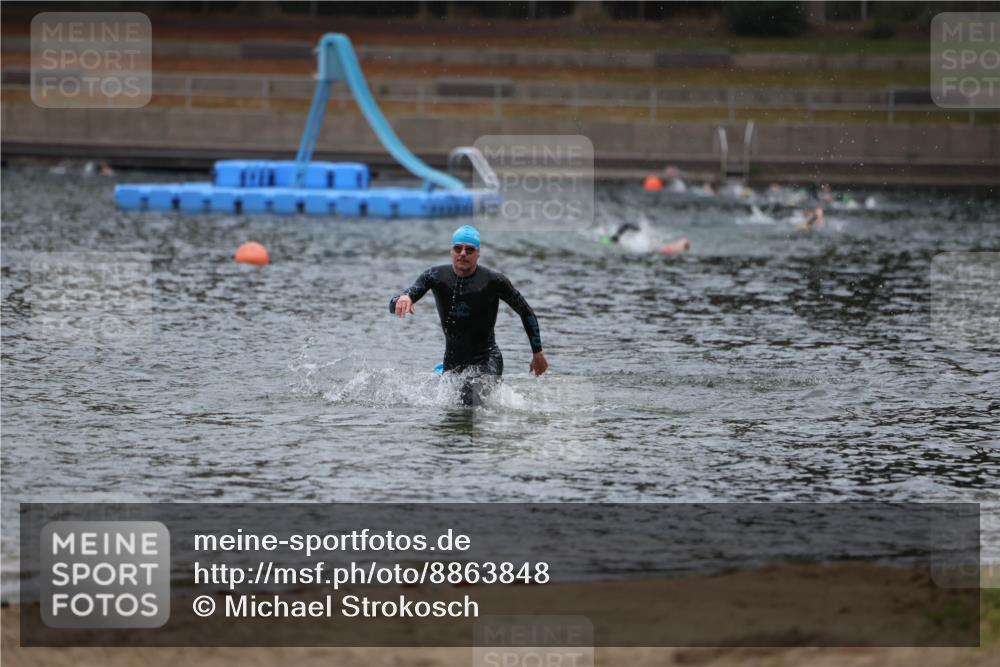 14.09.2025 - Stadtparktriathlon Michael Strokosch http://msf.ph/oto/8863848 14.09.2025 08:49:30 Schwimmen 307, 310, 334 meine-sportfotos.de