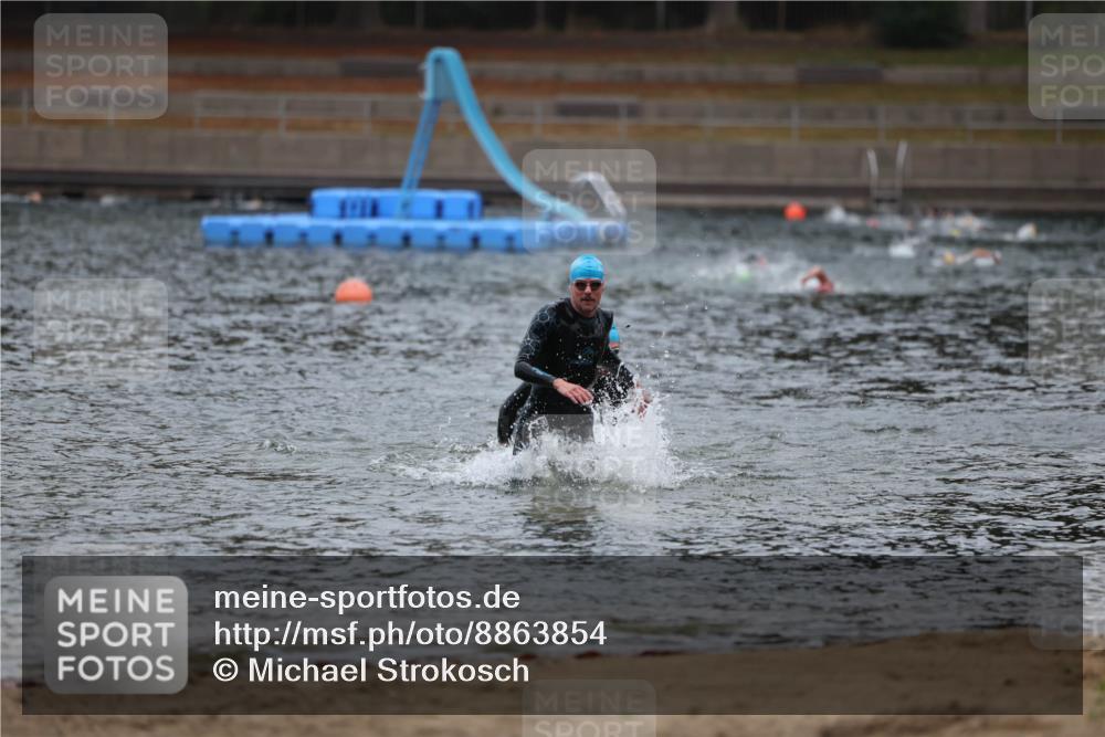 14.09.2025 - Stadtparktriathlon Michael Strokosch http://msf.ph/oto/8863854 14.09.2025 08:49:31 Schwimmen 307, 334 meine-sportfotos.de