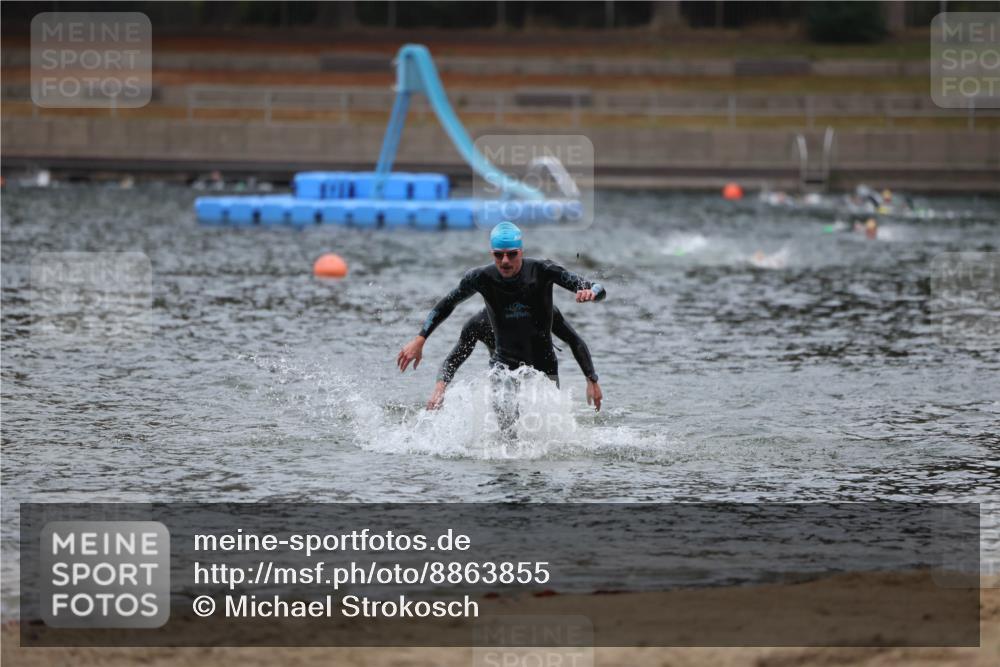 14.09.2025 - Stadtparktriathlon Michael Strokosch http://msf.ph/oto/8863855 14.09.2025 08:49:31 Schwimmen 307, 334 meine-sportfotos.de