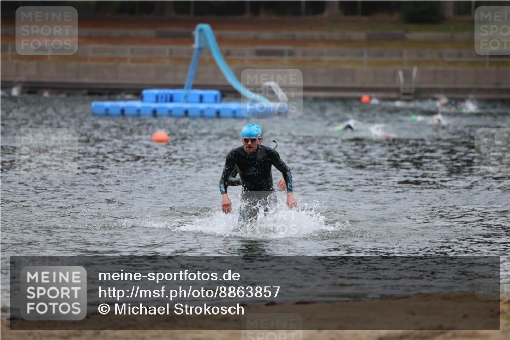14.09.2025 - Stadtparktriathlon Michael Strokosch http://msf.ph/oto/8863857 14.09.2025 08:49:32 Schwimmen 307, 334 meine-sportfotos.de