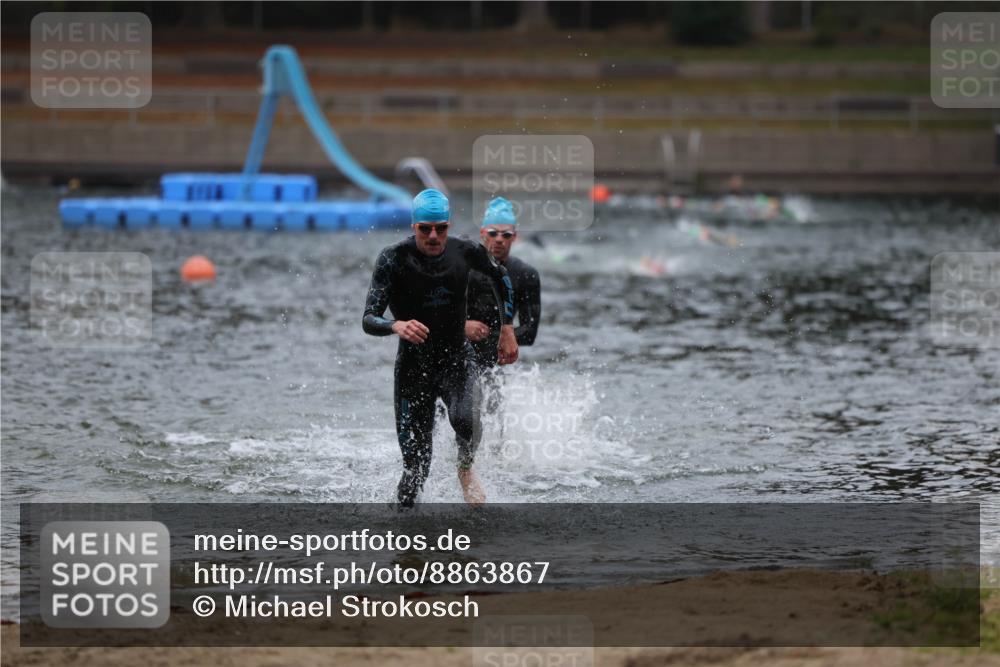 14.09.2025 - Stadtparktriathlon Michael Strokosch http://msf.ph/oto/8863867 14.09.2025 08:49:34 Schwimmen 307, 334 meine-sportfotos.de