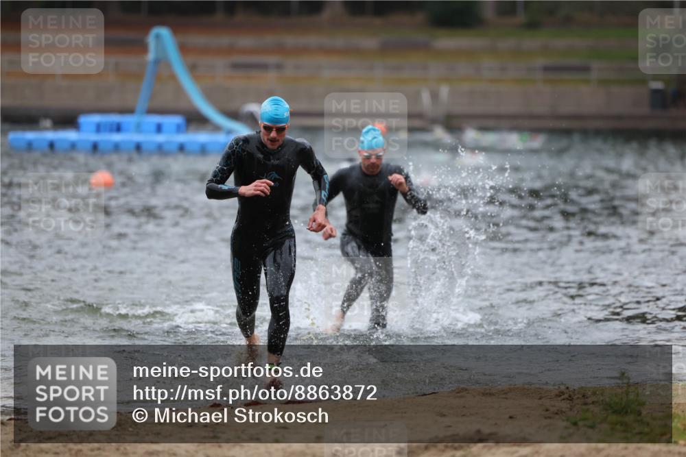 14.09.2025 - Stadtparktriathlon Michael Strokosch http://msf.ph/oto/8863872 14.09.2025 08:49:34 Schwimmen 307, 334 meine-sportfotos.de