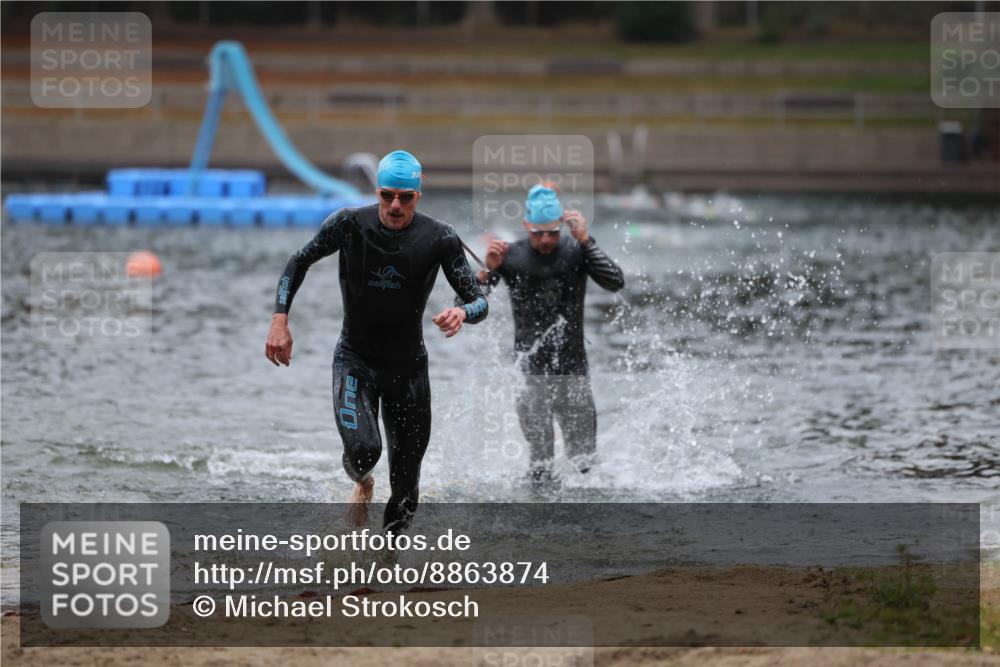 14.09.2025 - Stadtparktriathlon Michael Strokosch http://msf.ph/oto/8863874 14.09.2025 08:49:35 Schwimmen 307, 334 meine-sportfotos.de