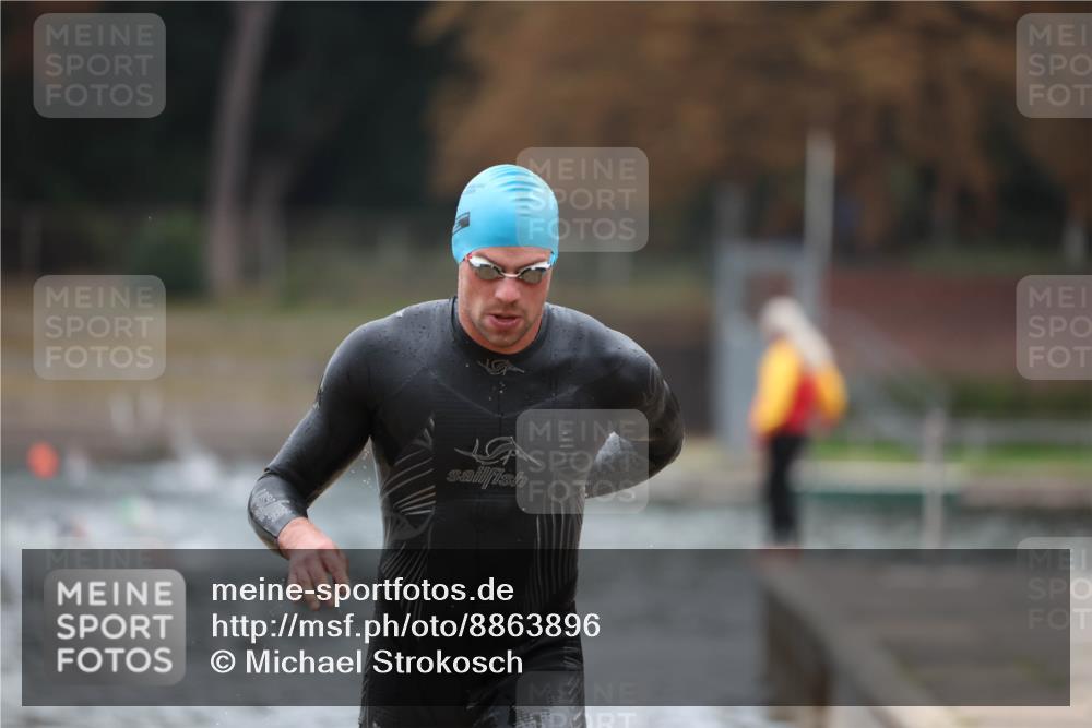 14.09.2025 - Stadtparktriathlon Michael Strokosch http://msf.ph/oto/8863896 14.09.2025 08:49:39 Schwimmen 307, 334 meine-sportfotos.de