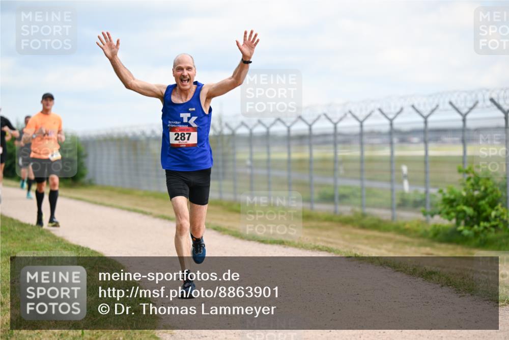 14.09.2025 - Airport Race Dr. Thomas Lammeyer http://msf.ph/oto/8863901 14.09.2025 12:03:50 Laufen 287 meine-sportfotos.de