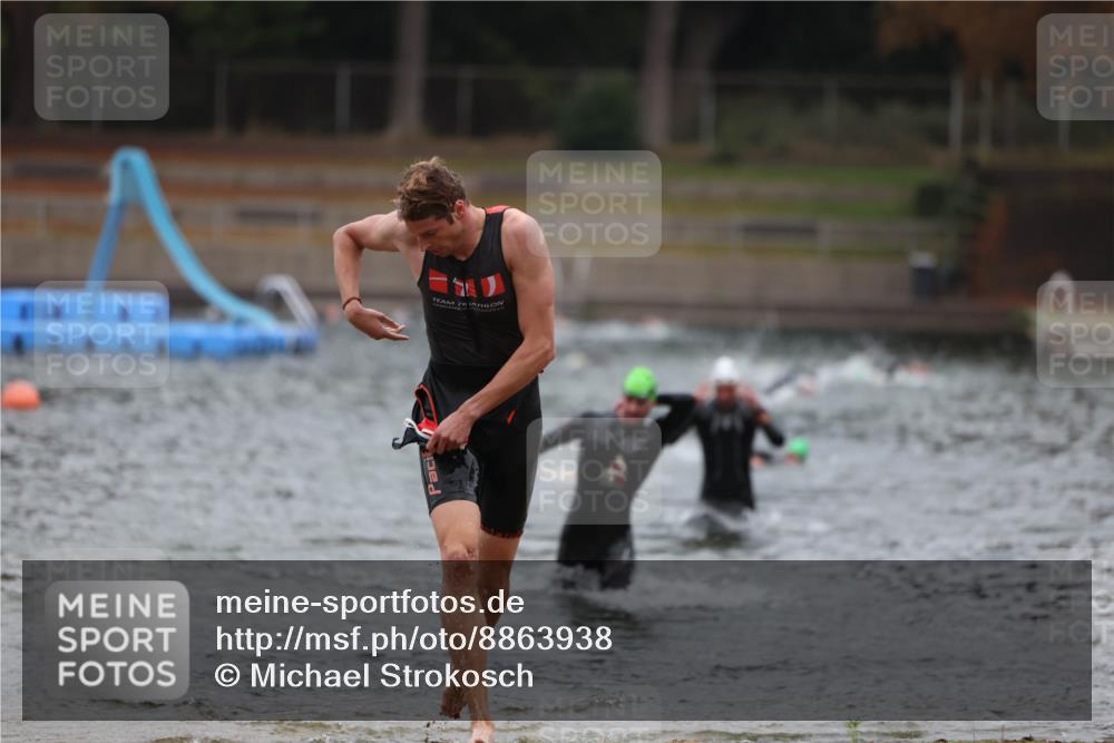 14.09.2025 - Stadtparktriathlon Michael Strokosch http://msf.ph/oto/8863938 14.09.2025 08:50:05 Schwimmen 309, 351, 355 meine-sportfotos.de