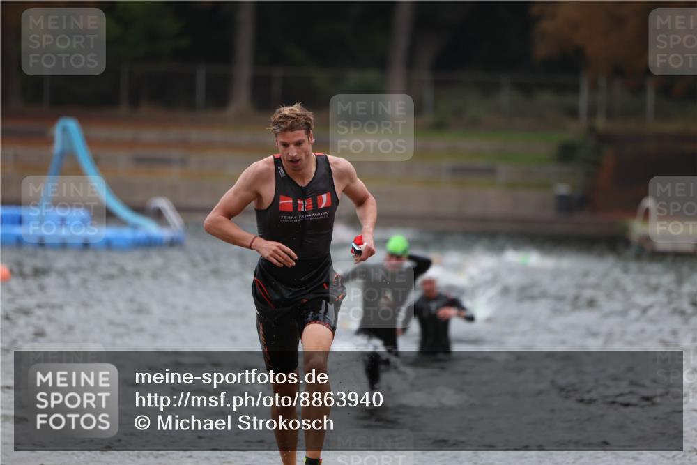 14.09.2025 - Stadtparktriathlon Michael Strokosch http://msf.ph/oto/8863940 14.09.2025 08:50:05 Schwimmen 309, 351, 355 meine-sportfotos.de